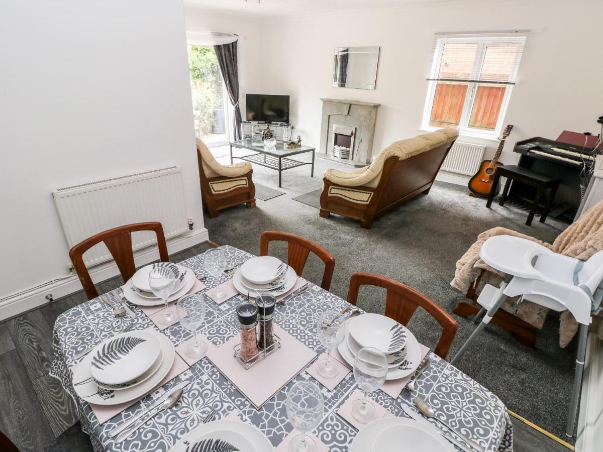 23 Charles Thomas Avenue Villa Pembroke Dock Dış mekan fotoğraf