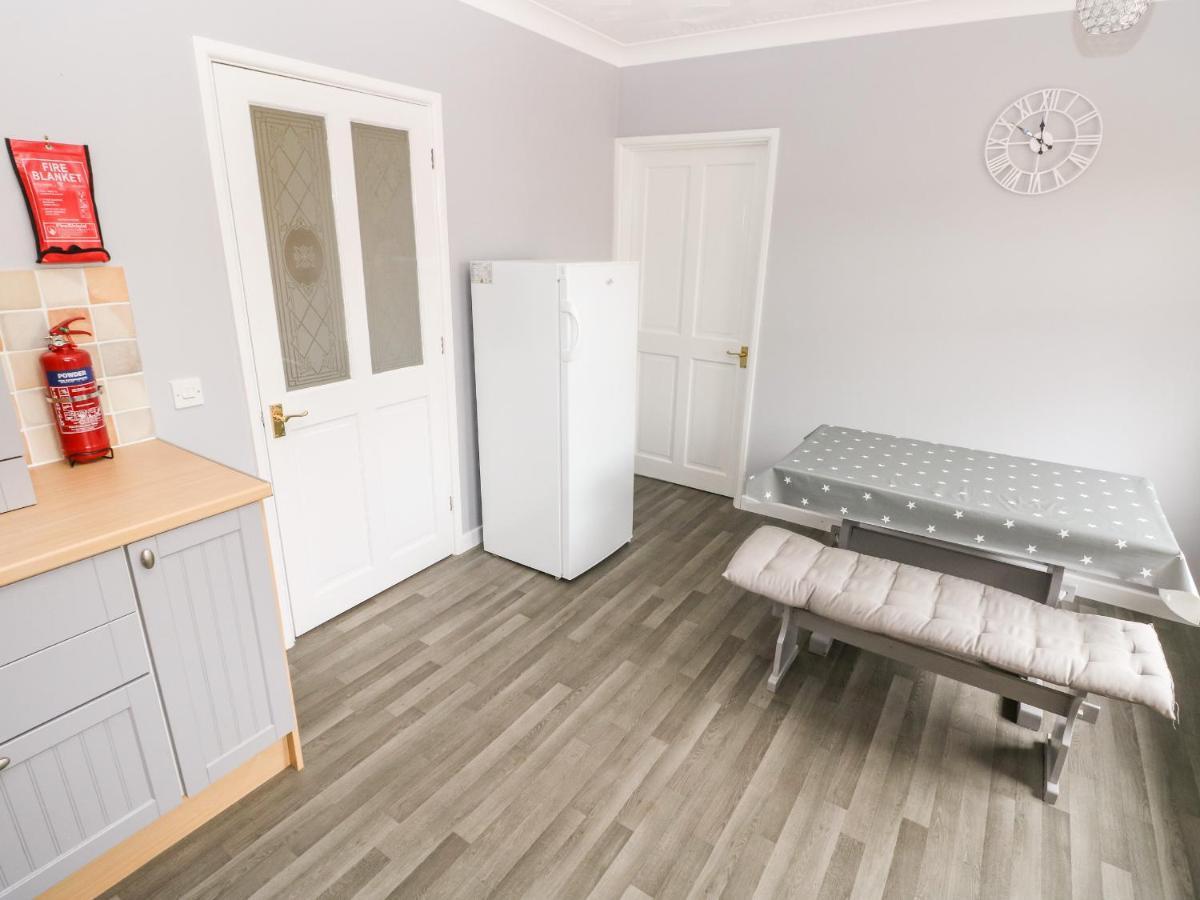 23 Charles Thomas Avenue Villa Pembroke Dock Dış mekan fotoğraf